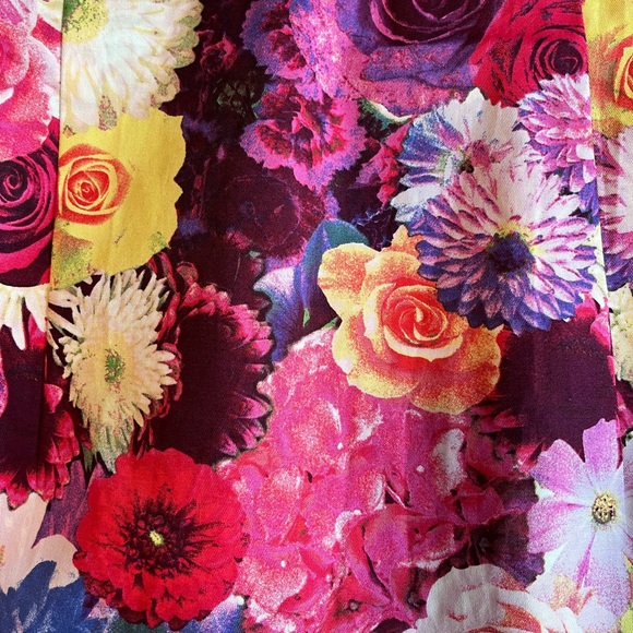 Guess size 8 NWT April Showers Dress beautiful multicoloured full of flowers - Picture 4 of 5